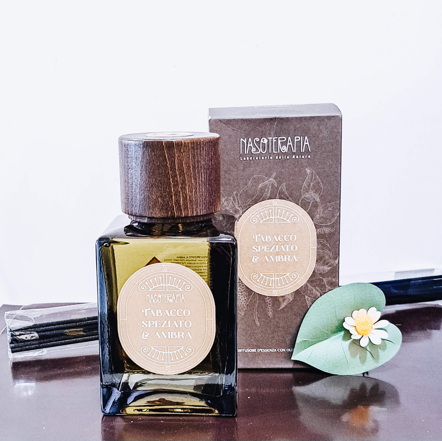 Diffusore a Bastoncini Tabacco Speziato e Ambra di Nasoterapia 200 ml e 500 ml