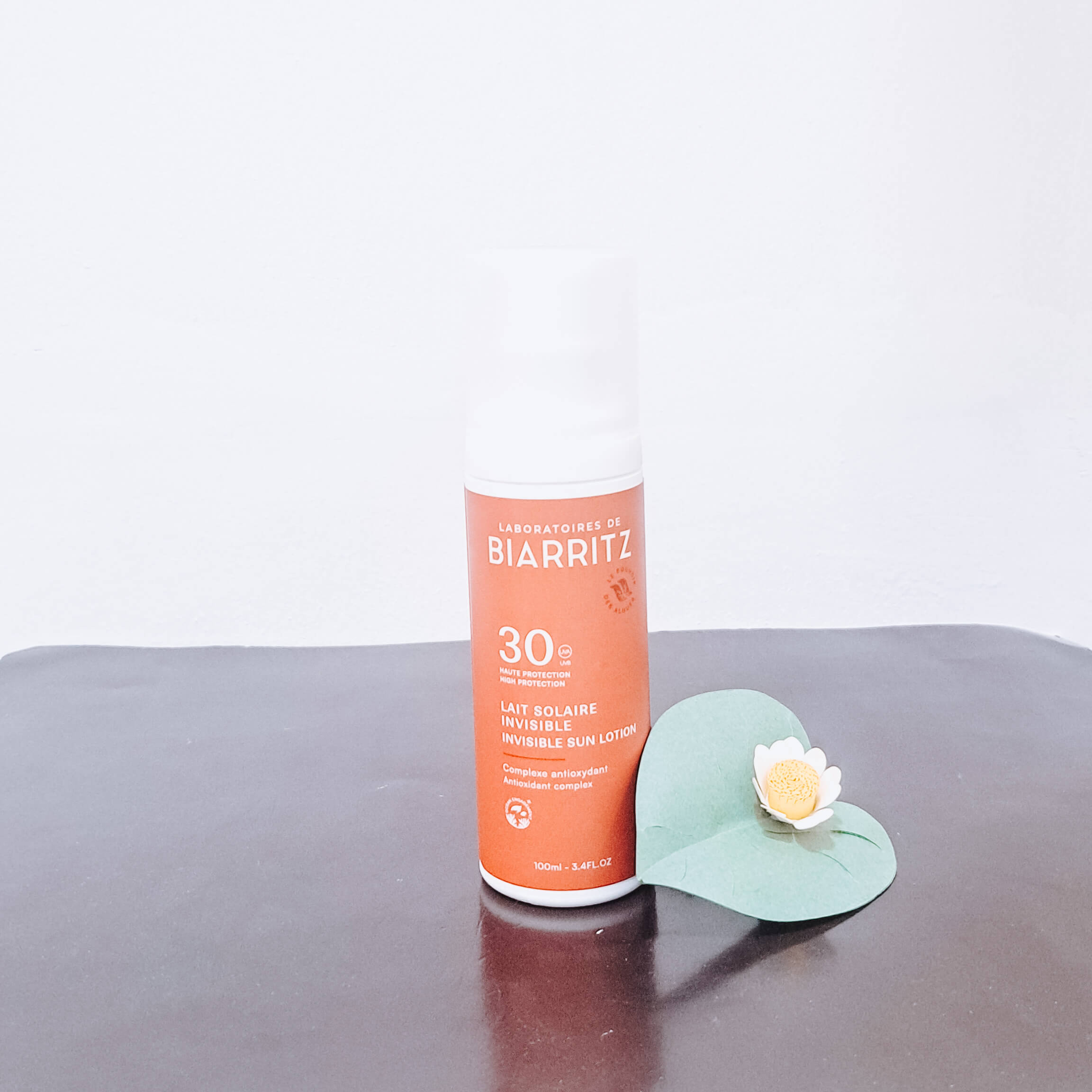 Latte solare Invisibile Viso e Corpo SPF 30 di Laboratoires De Biarritz 100 ml